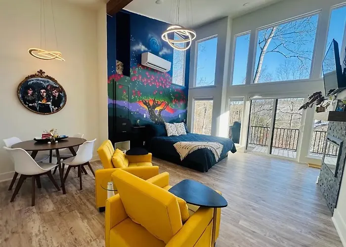 Firefly2 - Luxury Lakeside Treehouse With Hot Tub